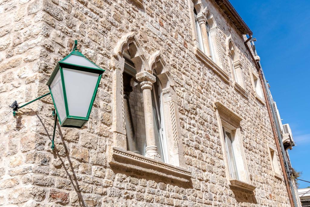 Heritage Suites Zanini Hvar Town Exterior foto